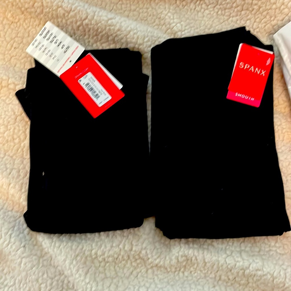 Spanx leggings. Small. New with tags. Retails $78